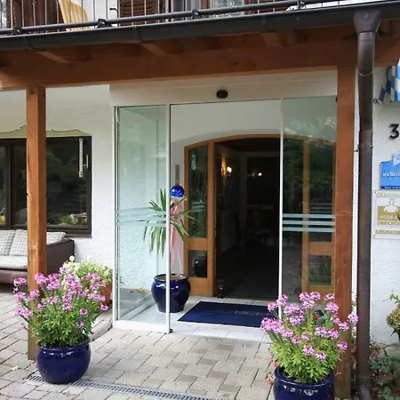 Haus Beer Hotel 3*